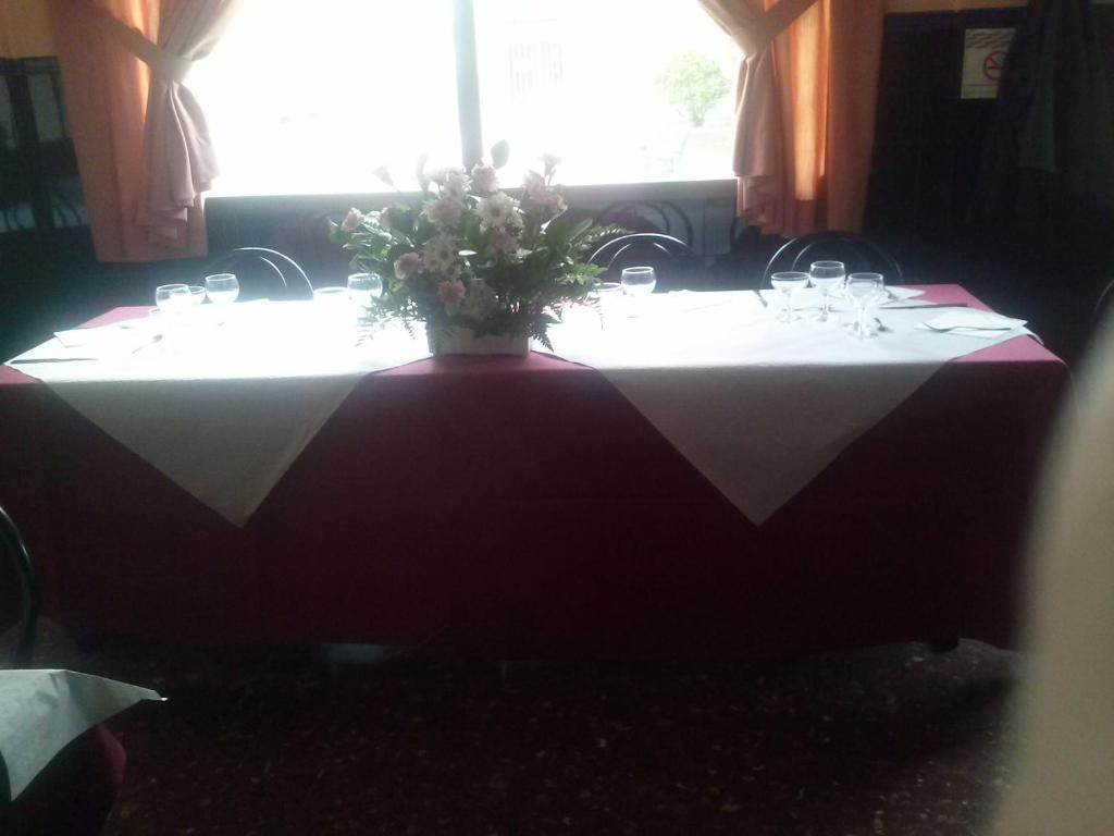 Hostal Restaurante Casa Paco Alfajarín Buitenkant foto
